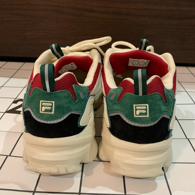 FILA(フィラ)のフィラ　FILA スニーカー　韓国　25.5 レディースの靴/シューズ(スニーカー)の商品写真