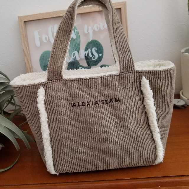 ALEXIA STAM(アリシアスタン)のアリシアスタン ボアリバーシブルバッグ レディースのバッグ(トートバッグ)の商品写真