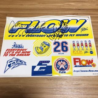 フロー(FLOW)のFLOW サイン入りステッカー(ミュージシャン)