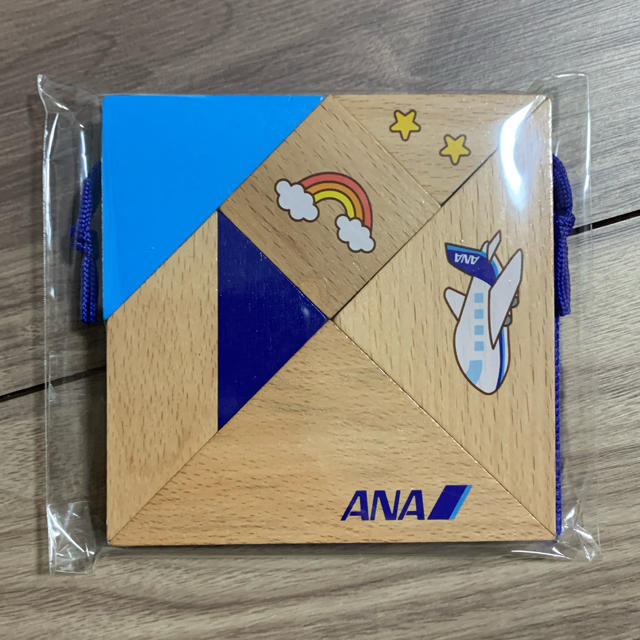 ANA(全日本空輸)(エーエヌエー(ゼンニッポンクウユ))のANA 木製　脳育タングラム　つみき　 エンタメ/ホビーのコレクション(ノベルティグッズ)の商品写真