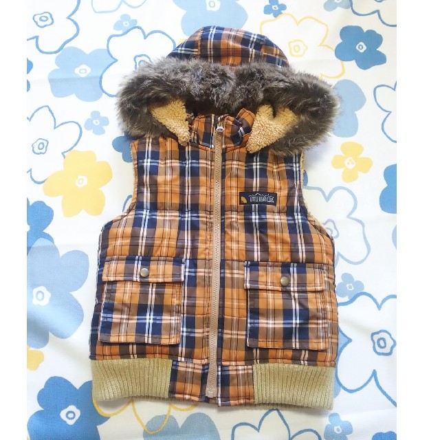 LITTLE BEAR CLUB(リトルベアークラブ)の裏ボアフードベスト 95㎝ キッズ/ベビー/マタニティのキッズ服男の子用(90cm~)(ジャケット/上着)の商品写真