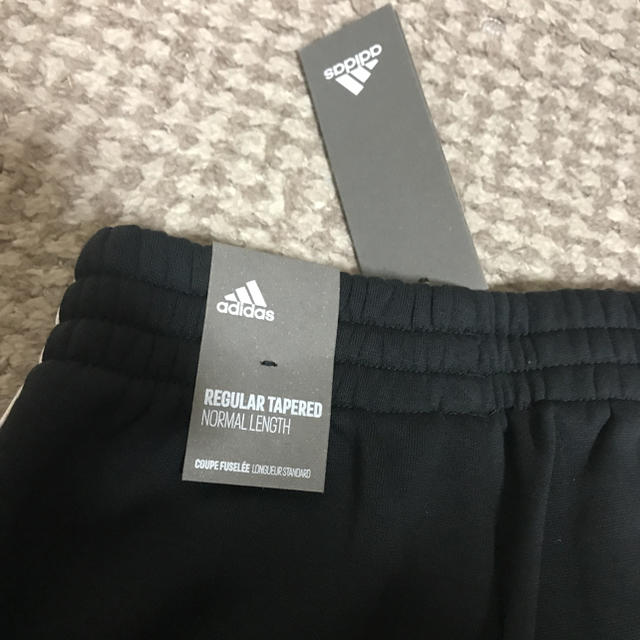 adidas(アディダス)の新品 アディダス ライン パンツ ジャージ  厚地 防寒 キッズ/ベビー/マタニティのキッズ服男の子用(90cm~)(パンツ/スパッツ)の商品写真