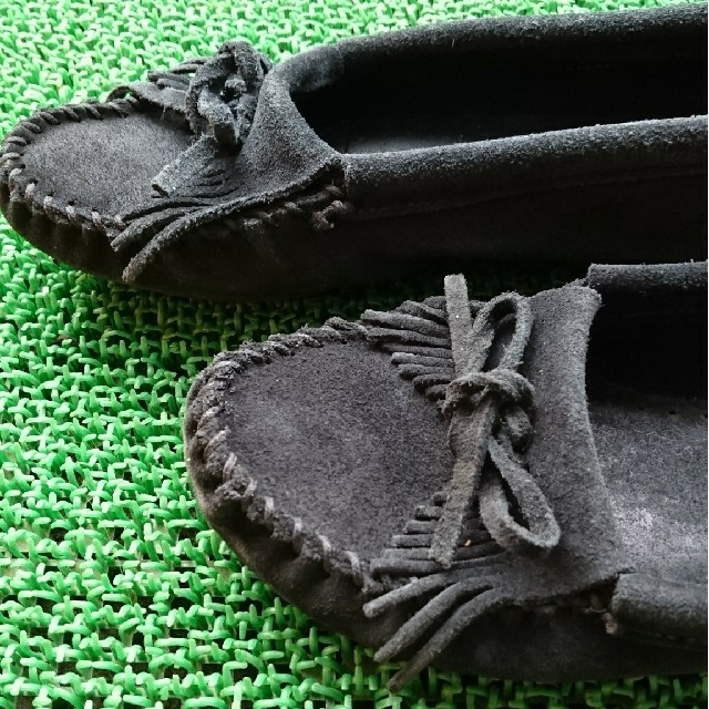 Minnetonka(ミネトンカ)のミネトンカ MINNETONKA パンプス 黒 レディースの靴/シューズ(スリッポン/モカシン)の商品写真