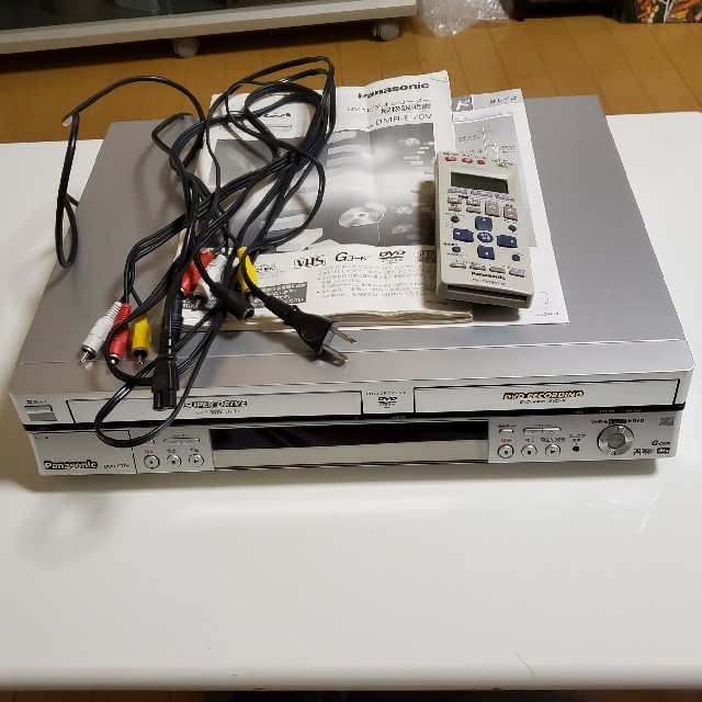 Panasonic(パナソニック)のDVDレコーダー  [VHS→DVDダビング] スマホ/家電/カメラのテレビ/映像機器(DVDレコーダー)の商品写真