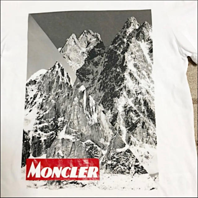 MONCLER(モンクレール)のモンクレールメンズTシャツサイズS メンズのトップス(ポロシャツ)の商品写真