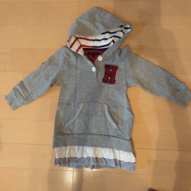 TOMMY HILFIGER(トミーヒルフィガー)のワンピース　女の子 キッズ/ベビー/マタニティのキッズ服女の子用(90cm~)(ワンピース)の商品写真