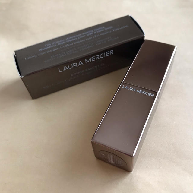 laura mercier(ローラメルシエ)のルージュ エッセンシャル シルキー クリーム リップスティック 05 新品  コスメ/美容のベースメイク/化粧品(口紅)の商品写真