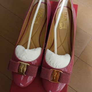 フェラガモ(Ferragamo)のフェラガモ ヴァラ 新品 正規品(バレエシューズ)