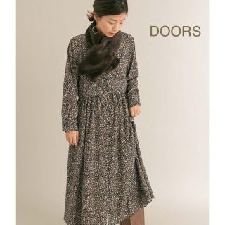 アーバンリサーチドアーズ(URBAN RESEARCH DOORS)の新品🍀今季 DOORS thint フラワーウエストマークワンピース(ロングワンピース/マキシワンピース)