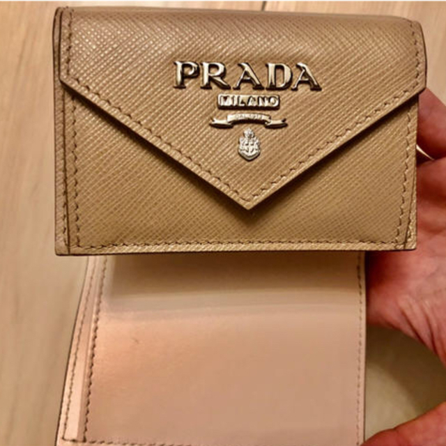 【美品】PRADA プラダ　三つ折り財布　ピンクベージュ