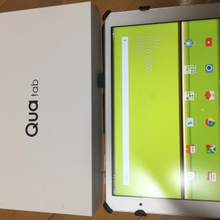 エーユー(au)のQua tab 02 ホワイト (保護フィルム、カバー付き)(タブレット)