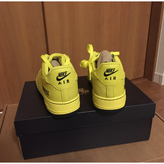 NIKE(ナイキ)のエアフォース1 ゴアテックス Dynamic Yellow 28.0cm メンズの靴/シューズ(スニーカー)の商品写真