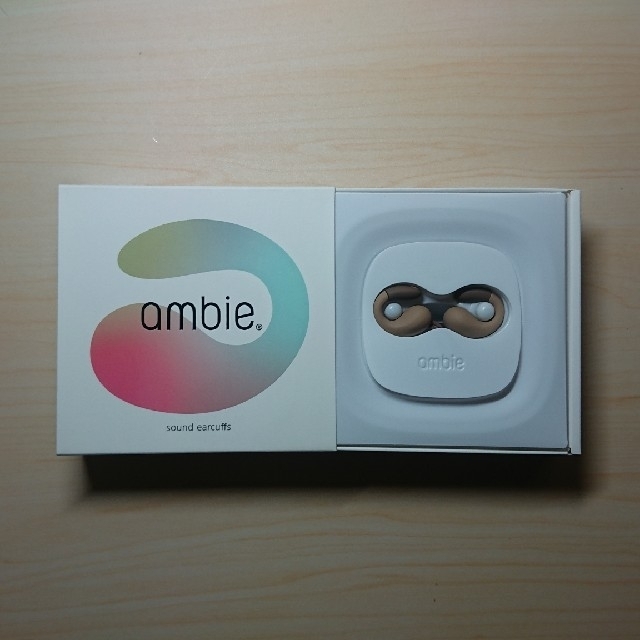 ambie sound earcuffs (Toypu Brown) スマホ/家電/カメラのオーディオ機器(ヘッドフォン/イヤフォン)の商品写真