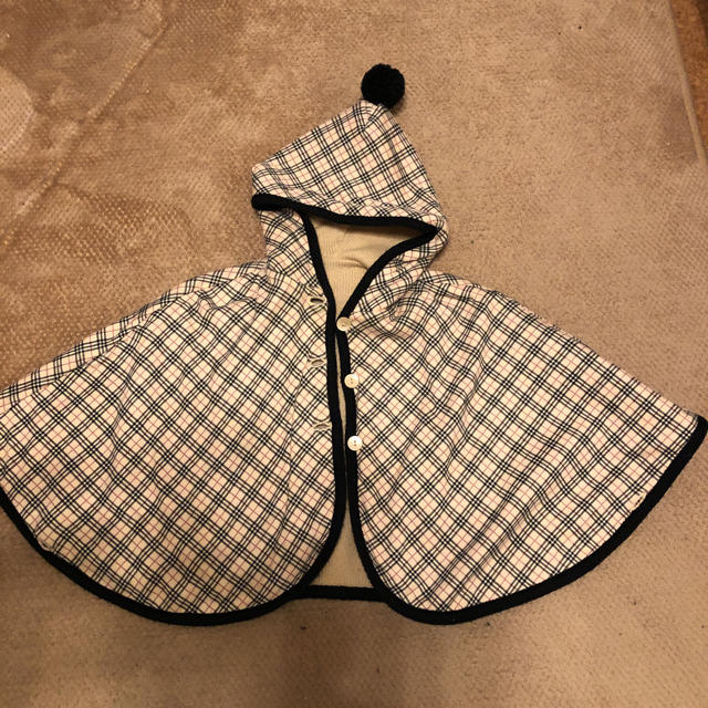 BURBERRY(バーバリー)のバーバリー　ポンチョ　リバーシブル　 キッズ/ベビー/マタニティのベビー服(~85cm)(カーディガン/ボレロ)の商品写真