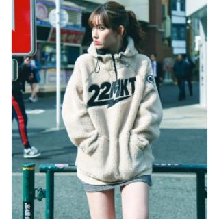 スナイデル(SNIDEL)の22market Teddy hoodie (クリーム/メンズ)(パーカー)