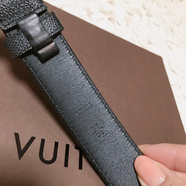 LOUIS VUITTON(ルイヴィトン)の美品！ルイヴィトン ダミエ グラフィットベルト サンチュール・エリプス メンズのファッション小物(ベルト)の商品写真