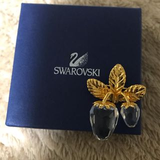 スワロフスキー(SWAROVSKI)のSWAROVSKI  スワロフスキー イチゴ🍓      ブローチ(ブローチ/コサージュ)