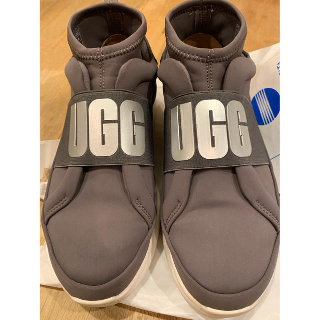 UGG ニュートラスニーカー