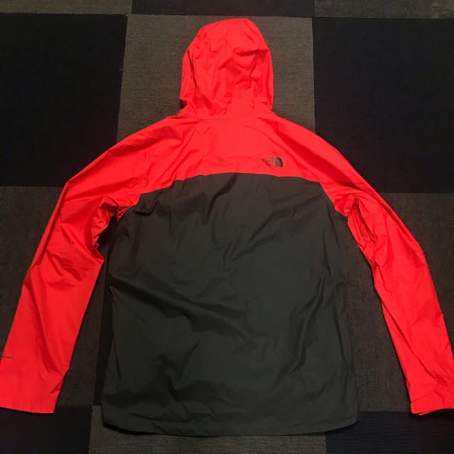 THE NORTH FACE(ザノースフェイス)の新品ラスベガス購入 NORTH FACE ノースフェイス マウンテンパーカー M メンズのジャケット/アウター(マウンテンパーカー)の商品写真