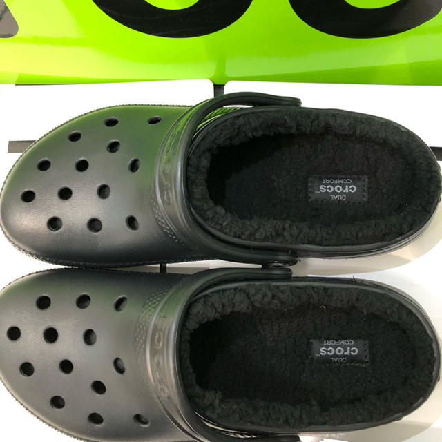 crocs(クロックス)の新品クロックス 冬用サンダル ボア付きサンダル スリッパ23.0 レディースの靴/シューズ(サンダル)の商品写真