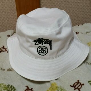 ステューシー(STUSSY)のstussy バケットハット ホワイト(ハット)