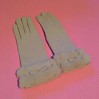 ピンキーアンドダイアン(Pinky&Dianne)のピンキー&ダイアン✴︎手袋ファー付き✴︎ベージュ(手袋)