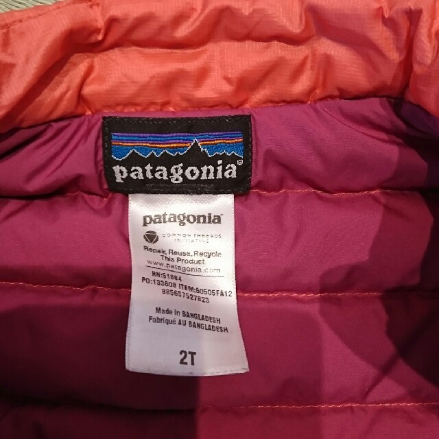 patagonia(パタゴニア)のパタゴニア ダウンベスト キッズ 2T キッズ/ベビー/マタニティのキッズ服女の子用(90cm~)(ジャケット/上着)の商品写真