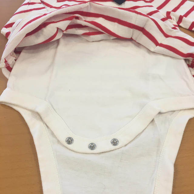 babyGAP(ベビーギャップ)のbaby GAP 12〜18ヶ月(80センチ) 長袖 キッズ/ベビー/マタニティのベビー服(~85cm)(Ｔシャツ)の商品写真