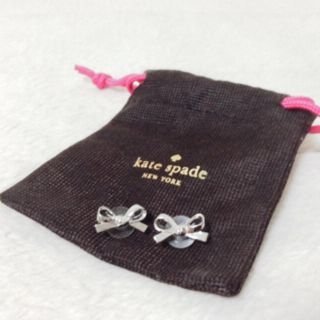 ケイトスペードニューヨーク(kate spade new york)のケイトスペード🎀リボンピアス新品(ピアス)