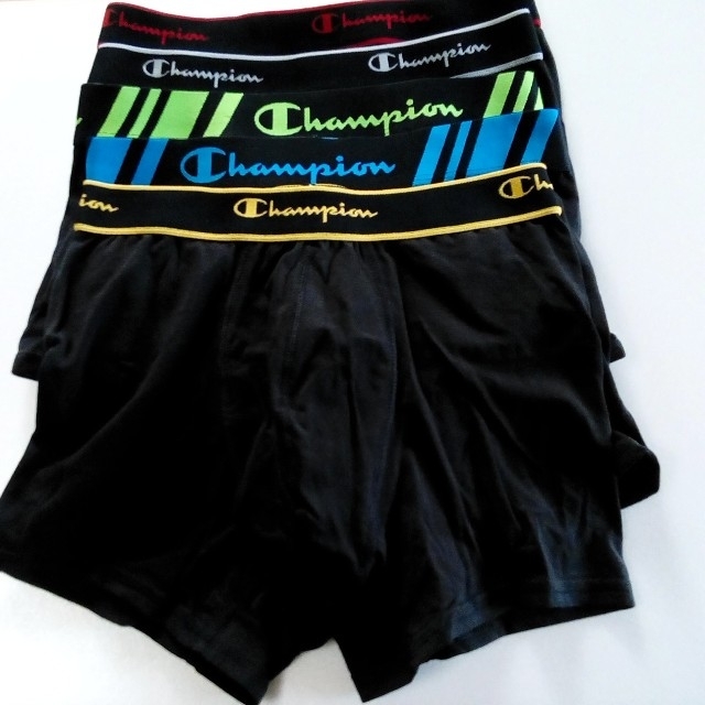 Champion(チャンピオン)の★ 5枚セット ★ チャンピオン ボクサー パンツ Mサイズ メンズのアンダーウェア(ボクサーパンツ)の商品写真