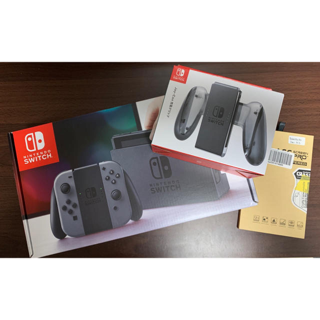 任天堂専用出品　Nintendo Switch 本体　美品　充電グリップ　元箱付き