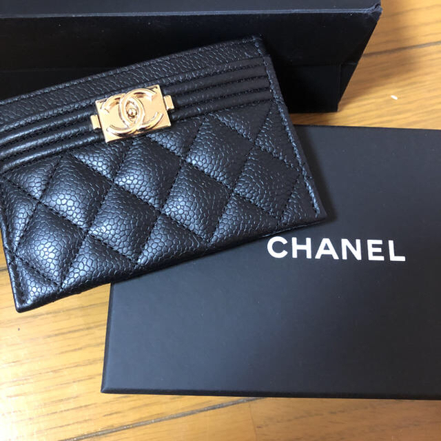 CHANEL(シャネル)の★リリー様専用★ ボーイシャネル   パスケース  カードホルダー レディースのファッション小物(パスケース/IDカードホルダー)の商品写真