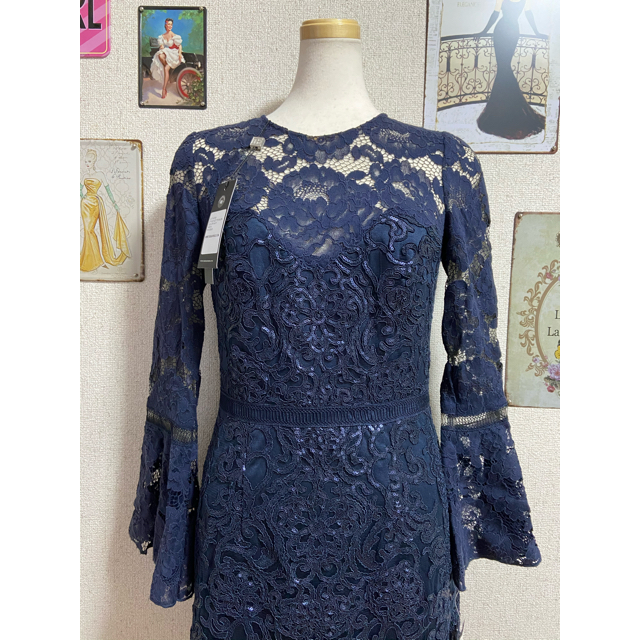 新品 4 Tadashi Shoji タダシショージ ネイビー