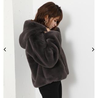 リエンダ(rienda)の【新品タグ付き】＊rienda＊Faux Fur Hoodie Short CT(毛皮/ファーコート)