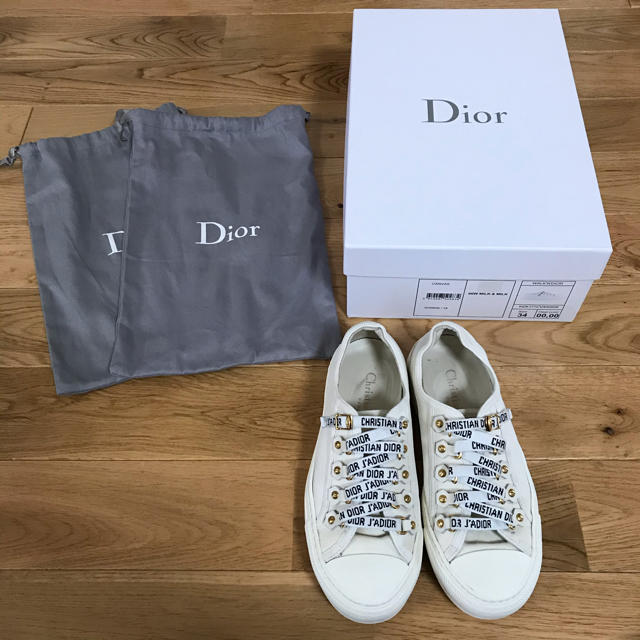 Christian Dior(クリスチャンディオール)のhana様専用 Dior スニーカー ホワイト 白 34 レディースの靴/シューズ(スニーカー)の商品写真