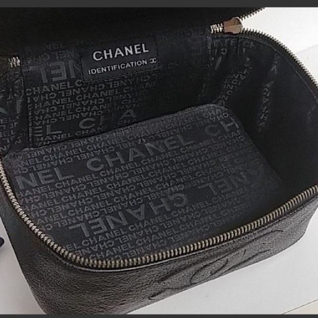 CHANEL(シャネル)のシャネル ノベルティ バニティポーチ レディースのファッション小物(ポーチ)の商品写真