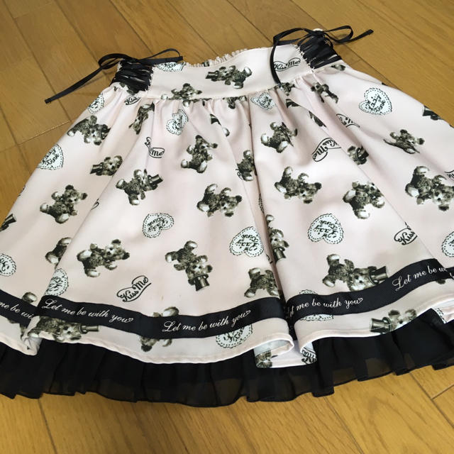 Ank Rouge(アンクルージュ)のアンクルージュ テディベア柄スカート 黒×ピンク レディースのスカート(ミニスカート)の商品写真