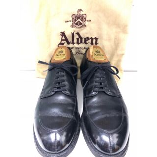 オールデン(Alden)のオールデン Vチップ カーフ黒　6 1/2 Alden  純正ツリー付き(ドレス/ビジネス)