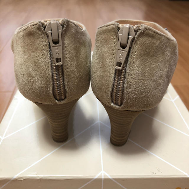 Mode et Jacomo(モードエジャコモ)のCarino ウェッジソールビジューサンダル 23cm レディースの靴/シューズ(サンダル)の商品写真