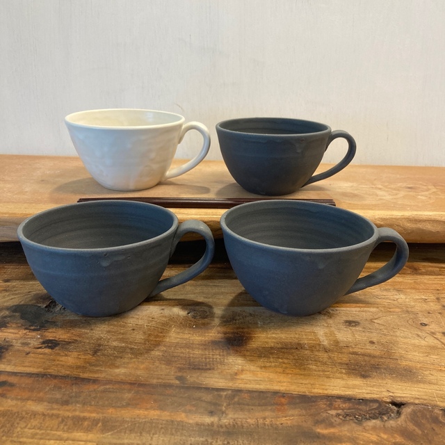 新品　陶器　陶芸作家　人気の白の浅い小鉢4個