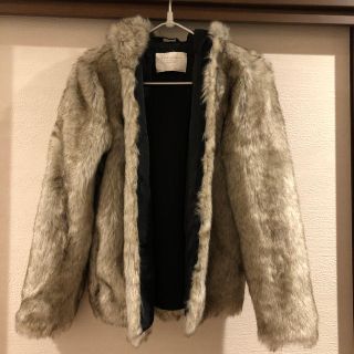 ザラ(ZARA)のフェイクファーコート　フード付き　ZARA(ブルゾン)