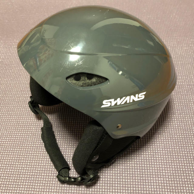 SWANS(スワンズ)のキッズ スキーヘルメット  52-58cm スポーツ/アウトドアのスキー(その他)の商品写真