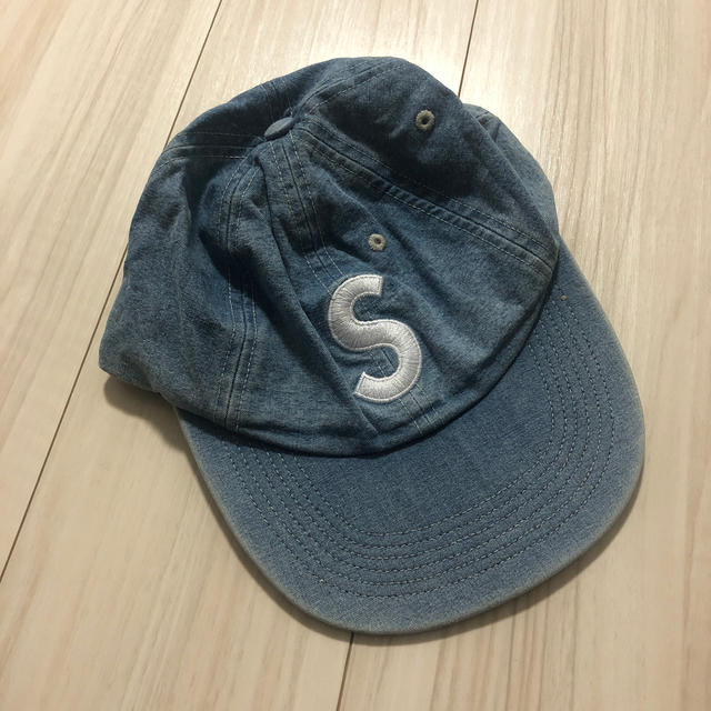 Supreme(シュプリーム)の専用　Sロゴ　デニム　キャップ メンズの帽子(キャップ)の商品写真