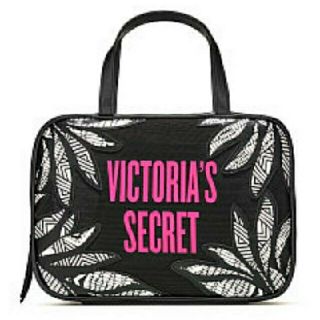 ヴィクトリアズシークレット(Victoria's Secret)のVictoria's Secret トラベルポーチ　ニット帽　セット(ポーチ)