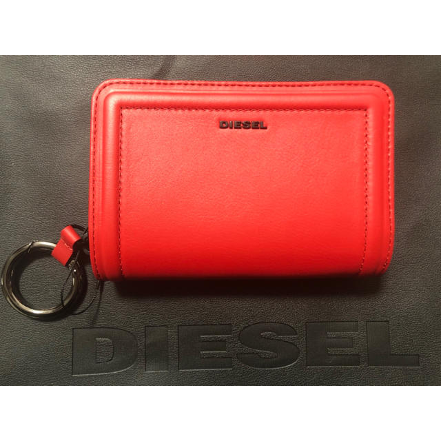 DIESEL(ディーゼル)のDIESELお財布★新品未使用★赤★レッド★ウォレット★2019年モデル★人気 レディースのファッション小物(財布)の商品写真