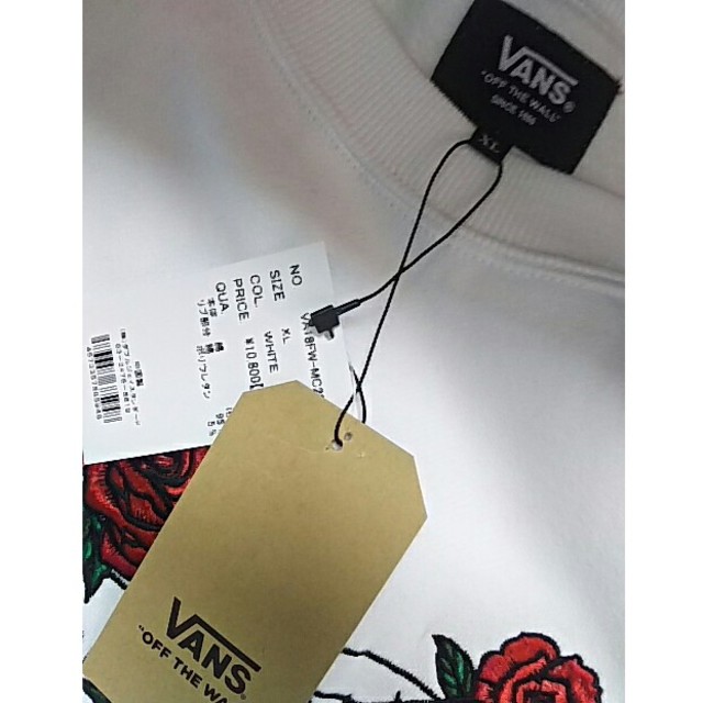 VANS(ヴァンズ)の最値定価11880円!新品!バンズ 刺繍入りスウェットトレーナー 白 XLサイズ メンズのトップス(スウェット)の商品写真