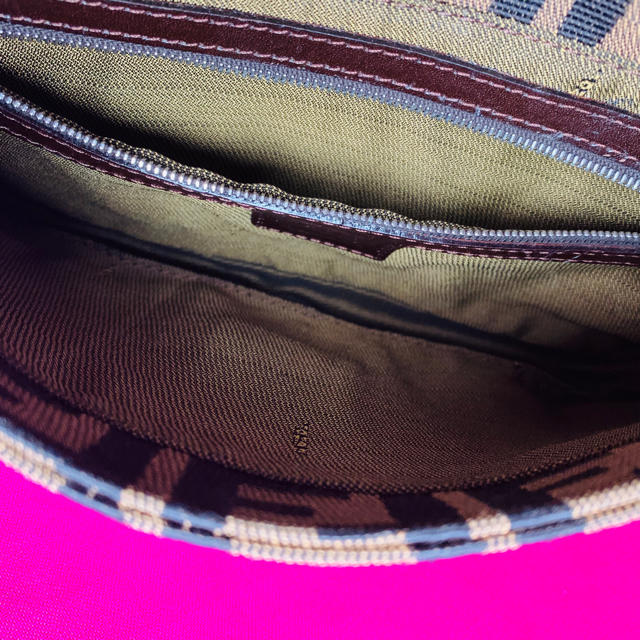 FENDI(フェンディ)のキレイ目❣️ FENDI  ズッカ柄　バケット レディースのバッグ(ショルダーバッグ)の商品写真
