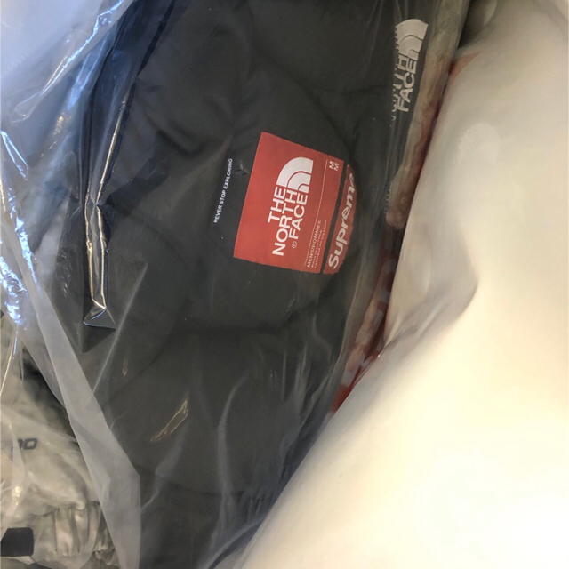 Supreme(シュプリーム)の supreme northface サイズM メンズのジャケット/アウター(ダウンジャケット)の商品写真