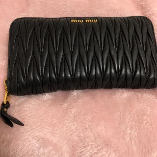 ミュウミュウ(miumiu)のmiumiu長財布　ミュウミュウ(長財布)