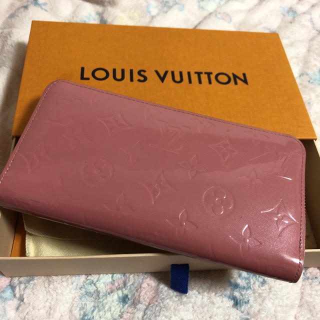 LOUIS VUITTONルイヴィトン長財布 ヴェルニ